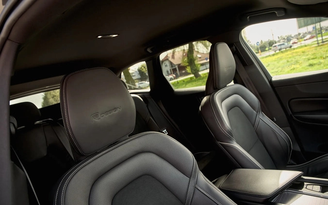 Volvo XC 60 cena 105800 przebieg: 181000, rok produkcji 2018 z Polanów małe 631
